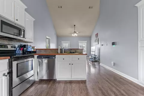Entry Way - 18 Sugar Cv, Ward, AR 72176 photo 3 of 3