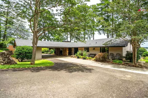 462 Caroline Acres Pt, Hot Springs, AR 71913