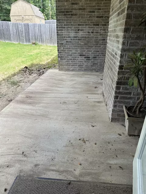 Exterior - 908 Dawsons Pointe Ave, Bryant, AR 72022 photo 4 of 6