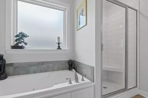 Bath - 908 Dawsons Pointe Ave, Bryant, AR 72022 photo 2 of 3