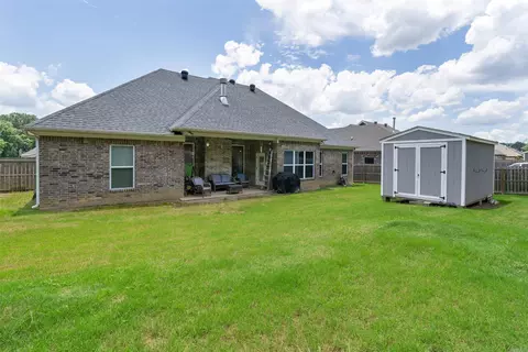 Exterior - 908 Dawsons Pointe Ave, Bryant, AR 72022 photo 5 of 6