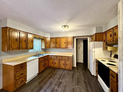 188 N Spring St, Melbourne, AR 72556 photo 5