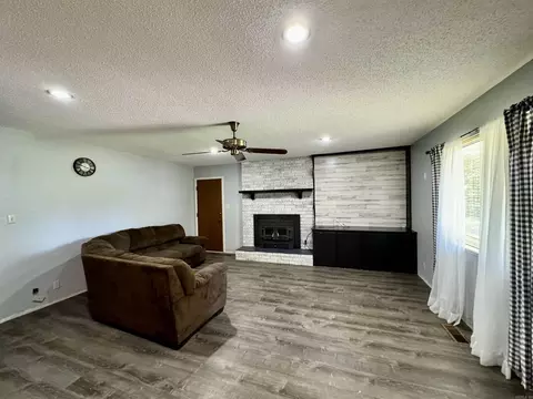 188 N Spring St, Melbourne, AR 72556 photo 3
