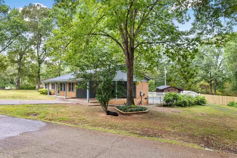Exterior - 477 Efird Rd, Malvern, AR 72104 photo 4 of 19