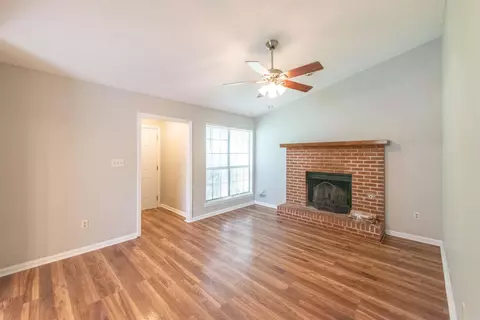 Living - 14917 N Sardis Rd, Mabelvale, AR 72103 photo 2 of 4