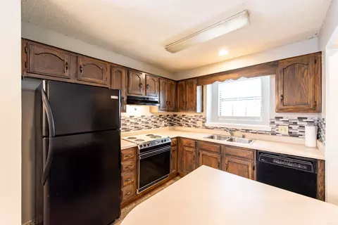 Kitchen - 14917 N Sardis Rd, Mabelvale, AR 72103 photo 1 of 1