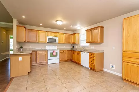 Kitchen - 7411 Mars Hill Rd, Bauxite, AR 72011 photo 2 of 5