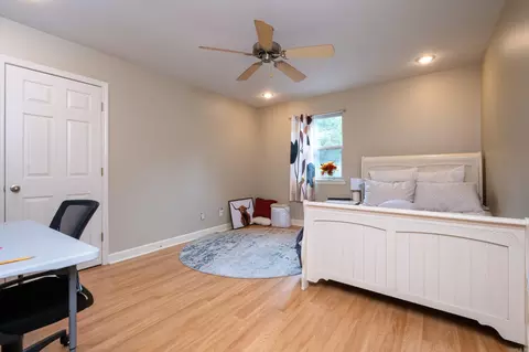 Bedroom - 21 Golden Eagle Dr, Paron, AR 72122 photo 7 of 8