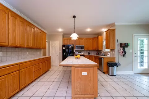 Kitchen - 21 Golden Eagle Dr, Paron, AR 72122 photo 1 of 6