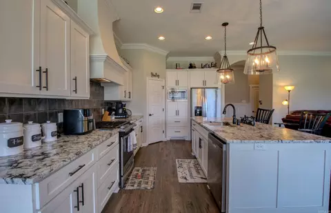 Kitchen - 6220 Lewiston Dr, Alexander, AR 72002 photo 4 of 7
