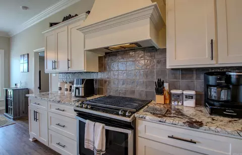 Kitchen - 6220 Lewiston Dr, Alexander, AR 72002 photo 7 of 7
