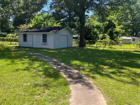 Exterior - 2802 Edgewood Dr, Pine Bluff, AR 71603 photo 4 of 5