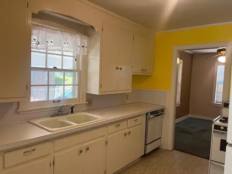 Kitchen - 2802 Edgewood Dr, Pine Bluff, AR 71603 photo 1 of 2