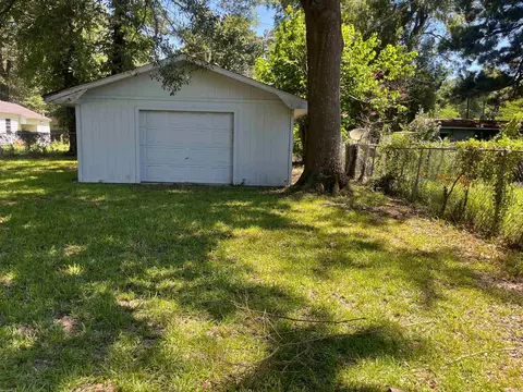 Exterior - 2802 Edgewood Dr, Pine Bluff, AR 71603 photo 5 of 5