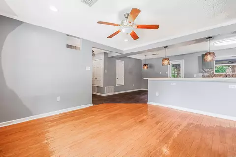 1303 Sunset Dr, Conway, AR 72034 photo 4