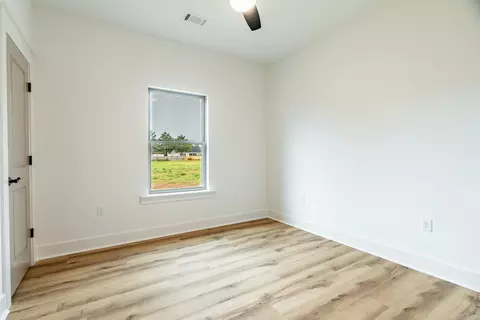 Bedroom - 15 Dandelion Dr, Greenbrier, AR 72058 photo 3 of 6