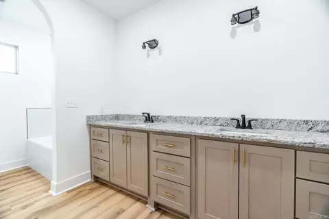 Bath - 15 Dandelion Dr, Greenbrier, AR 72058 photo 1 of 5