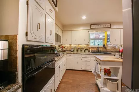 Kitchen - 1521 Erving Ridge Loop, Cabot, AR 72023 photo 6 of 9