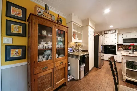 Kitchen - 1521 Erving Ridge Loop, Cabot, AR 72023 photo 8 of 9