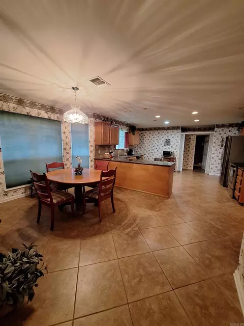 7911 Coachlight Dr, Pine Bluff, AR 71603 photo 8