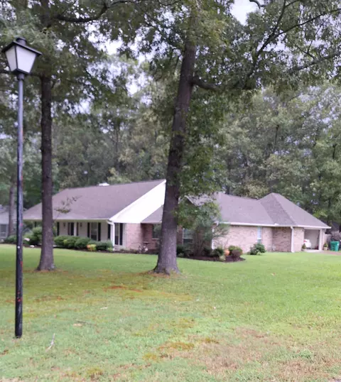 7911 Coachlight Dr, Pine Bluff, AR 71603 photo 2