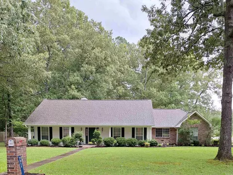 7911 Coachlight Dr, Pine Bluff, AR 71603 photo 1
