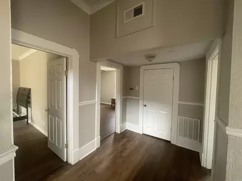 Entry Way - 918 W 13th St, Pine Bluff, AR 71601 photo 4 of 8