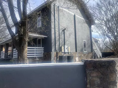 Exterior - 918 W 13th St, Pine Bluff, AR 71601 photo 5 of 10