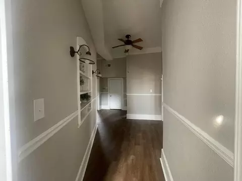 Entry Way - 918 W 13th St, Pine Bluff, AR 71601 photo 3 of 8