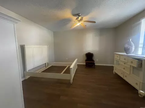 Bedroom - 918 W 13th St, Pine Bluff, AR 71601 photo 1 of 6