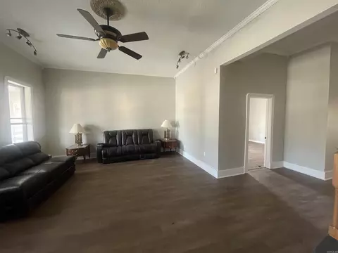 Living - 918 W 13th St, Pine Bluff, AR 71601 photo 3 of 3