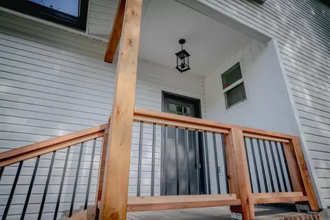 Exterior - 302 E North St, Benton, AR 72015 photo 3 of 9
