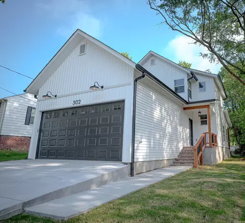 Exterior - 302 E North St, Benton, AR 72015 photo 1 of 9