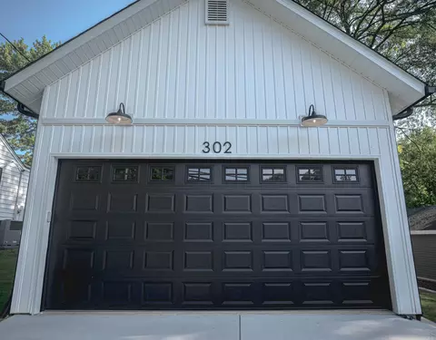 Exterior - 302 E North St, Benton, AR 72015 photo 2 of 9
