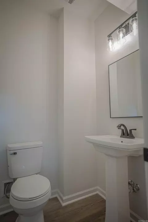 Bath - 302 E North St, Benton, AR 72015 photo 1 of 4
