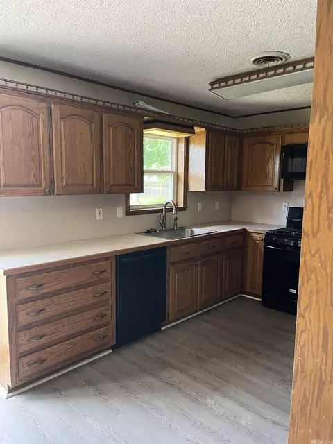 1607 Pinecroft St, Benton, AR 72019 photo 4