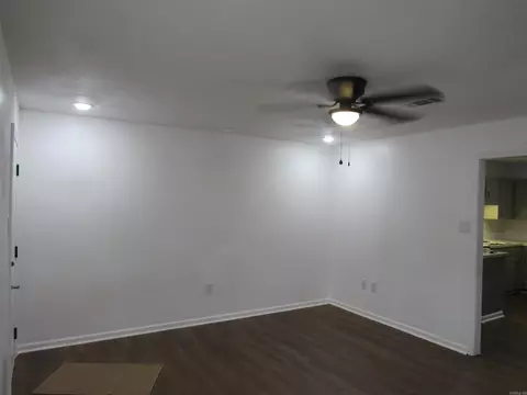 136 Eve, Conway, AR 72032 photo 4