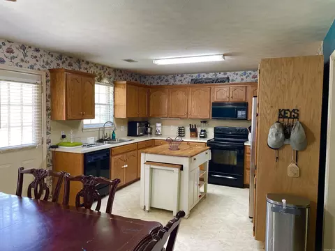 Kitchen - 2003 Donaghey Ave, Conway, AR 72032 photo 2 of 2