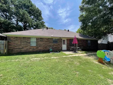 Exterior - 2003 Donaghey Ave, Conway, AR 72032 photo 2 of 2