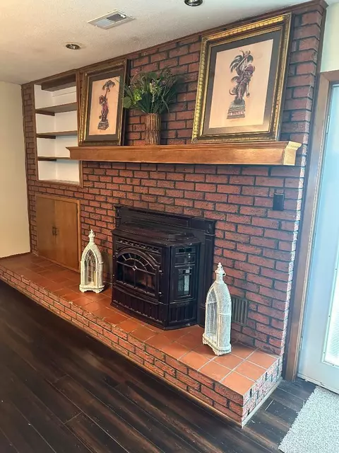 Living - 348 County Road 522, Rector, AR 72461 photo 3 of 4