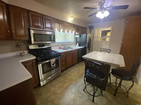 205 W Speedway St, Trumann, AR 72472 photo 8