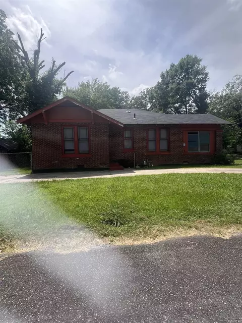 Exterior - 702 W 20th Ave, Pine Bluff, AR 71601 photo 3 of 4