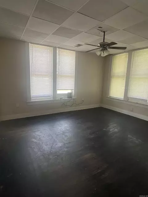 Living - 702 W 20th Ave, Pine Bluff, AR 71601 photo 3 of 3