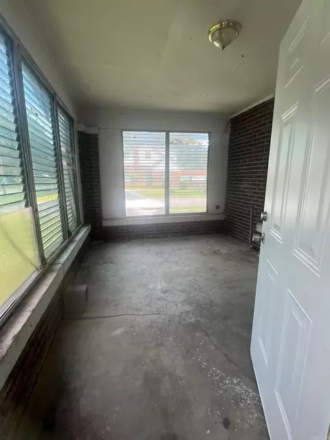 Exterior - 702 W 20th Ave, Pine Bluff, AR 71601 photo 2 of 4