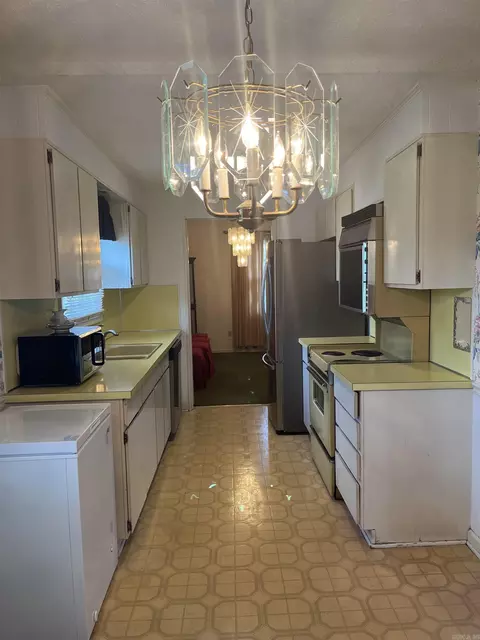 Kitchen - 3800 Royal Forrest Dr, Pine Bluff, AR 71603 photo 3 of 3