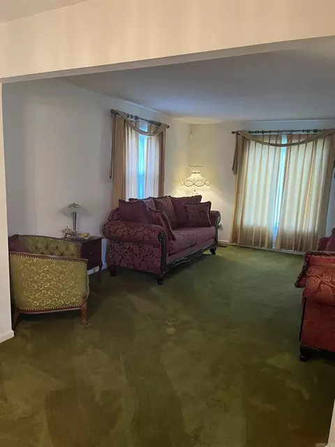 Living - 3800 Royal Forrest Dr, Pine Bluff, AR 71603 photo 2 of 2