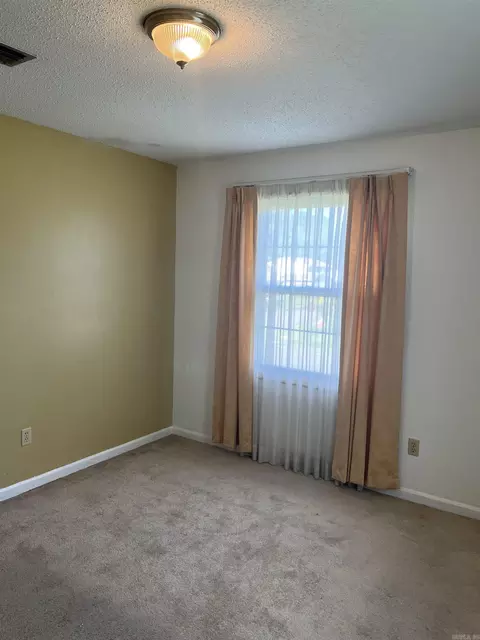 Bedroom - 3800 Royal Forrest Dr, Pine Bluff, AR 71603 photo 3 of 4