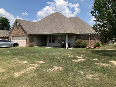 2224 Daniel Dr, Searcy, AR 72143