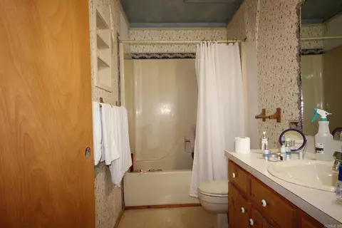 Bath - 152 Hempstead 336, Mccaskill, AR 71847 photo 3 of 3