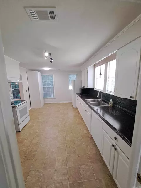 Kitchen - 1411 Mitchell, Conway, AR 72032 photo 1 of 5